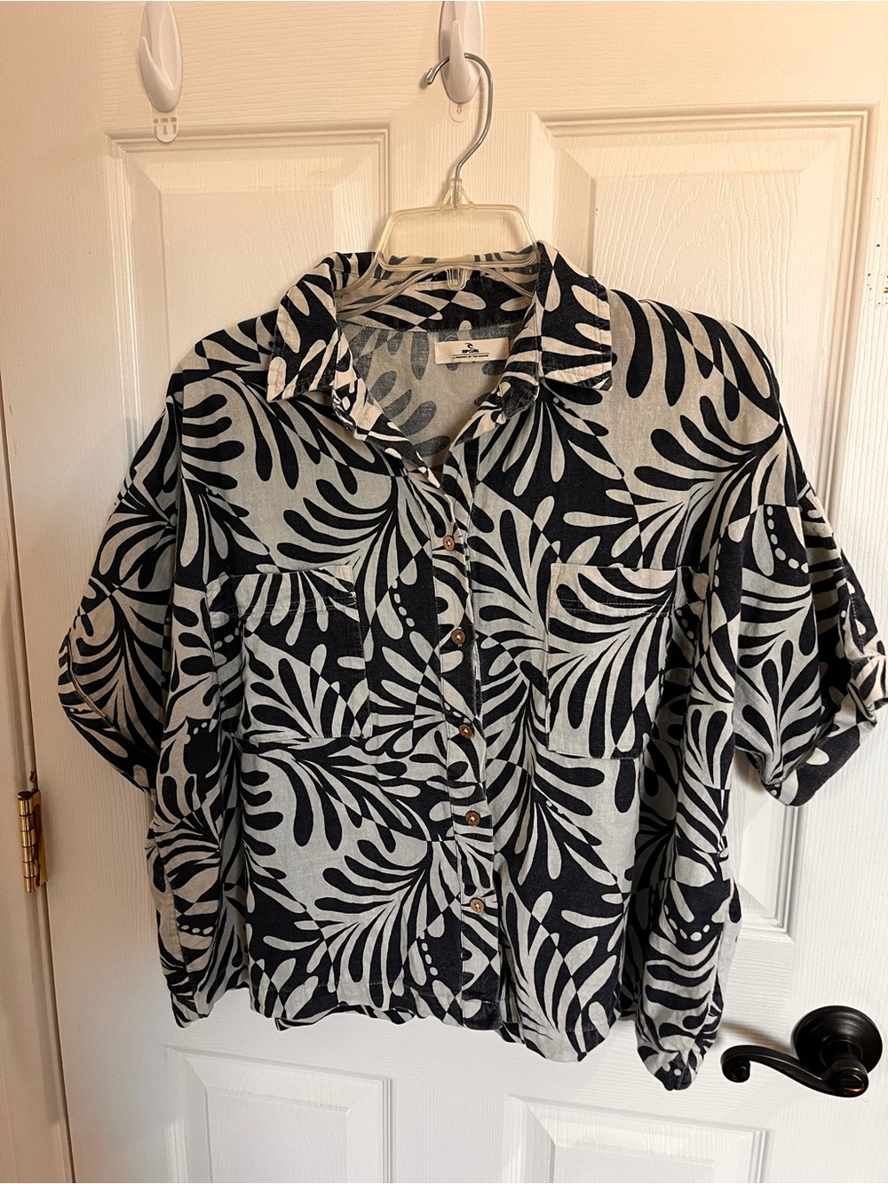 Rip Curl Button-Front Floral Print Shirt Jacket - Navy & Cream